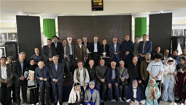 پاسداشت مفاخر ادب پارسی در کتابخانه مرکزی استان همدان