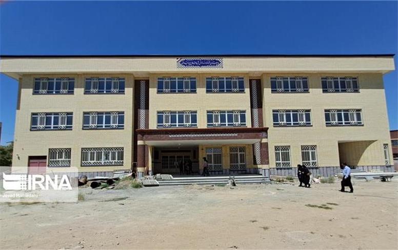 ۳۸۰ کلاس با اعتباری بالغ بر هزار میلیارد ریال تحویل دانش‌آموزان همدانی شد