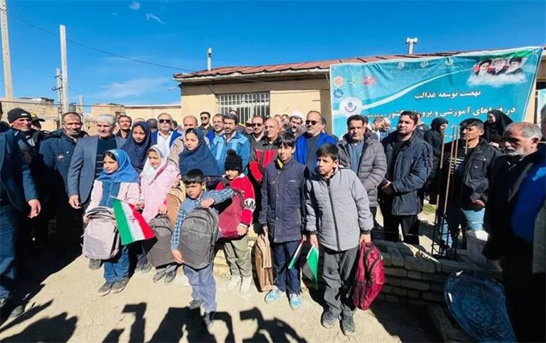احداث مدرسه یک کلاسه روستای چشمه زورق در راستای طرح نهضت توسعه عدالت
