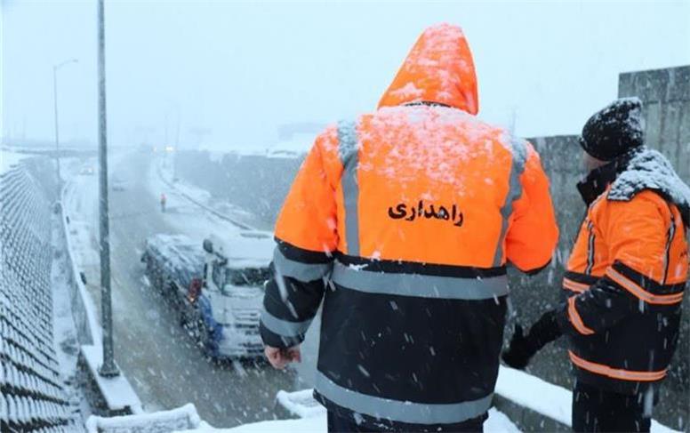 آمادگی کامل راهداری رزن برای مقابله با برف و کولاک زمستانی