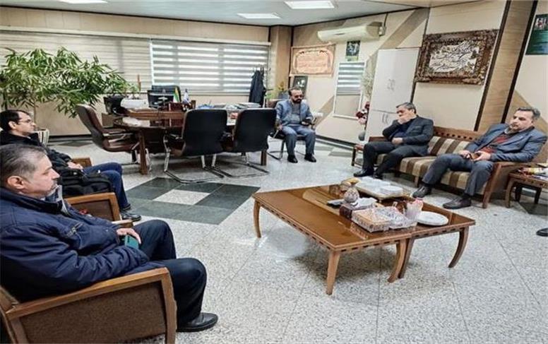 نشست مدیر مخابرات منطقه همدان با پیمانکاران؛ تمرکز بر تأمین پایدار تجهیزات و تسریع توسعه شبکه فیبر نوری