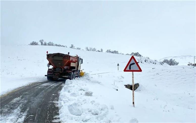 بازگشایی راه ۱۵۸ روستای استان همدان پس از کولاک سنگین
