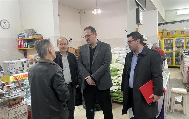 بازدید مدیرکل تعاون، کار و رفاه اجتماعی همدان از فروشگاه‌های مجری طرح کالابرگ الکترونیکی