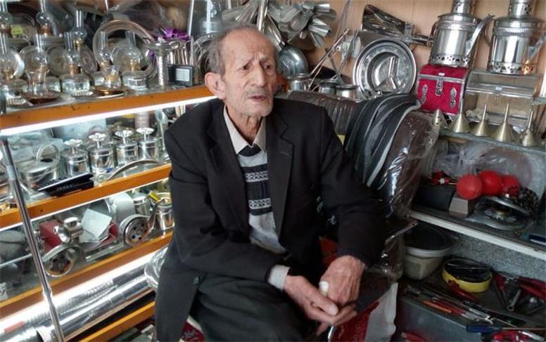 آخرین بازمانده هنر حلبی‌ساز همدان درگذشت