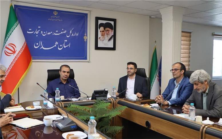 توسعه ارزش افزوده ۳۳ ماده معدنی همدان ضروری است