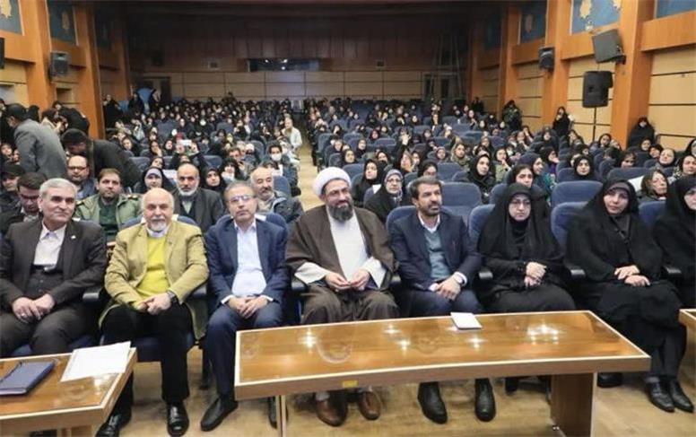 نقش زنان در شعار «تدبیر، تلاش و توسعه»‌ / نگاه استاندار همدان به نقش زنان در توسعه