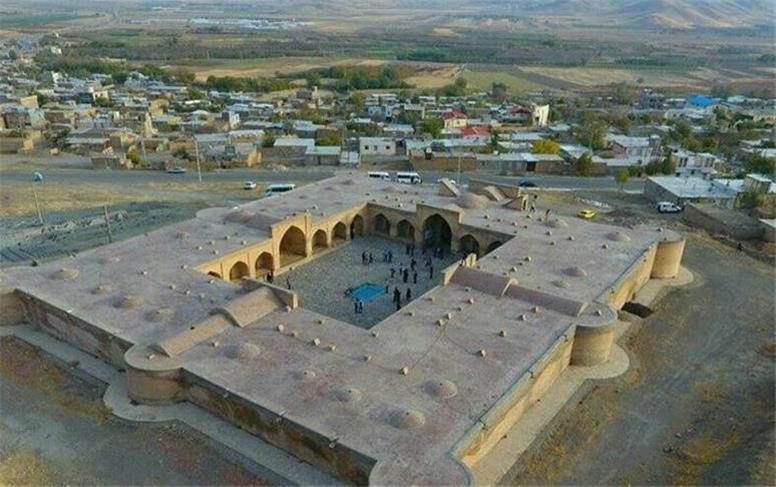 کاروانسرای جهانی فرسفج بوتیک هتل می‌شود