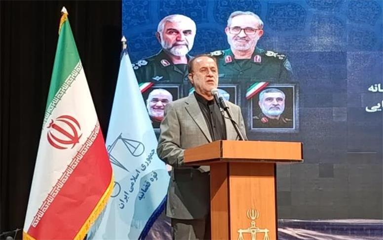 ارتقا گفتمان و یکپارچگی ملت ایران آمریکا را به زانو درآورد