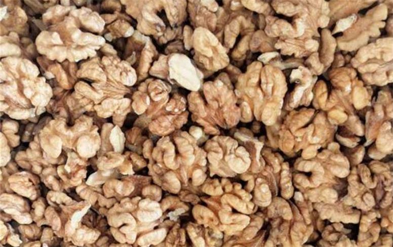 محکومیت بیش از ۳ میلیارد ریالی قاچاقچی مغز گردو در کبودرآهنگ