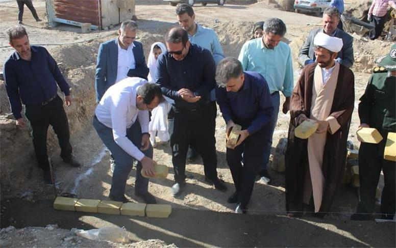 آیین خشت‌گذاری طرح ملی «مدرسه اولیا» برگزار شد