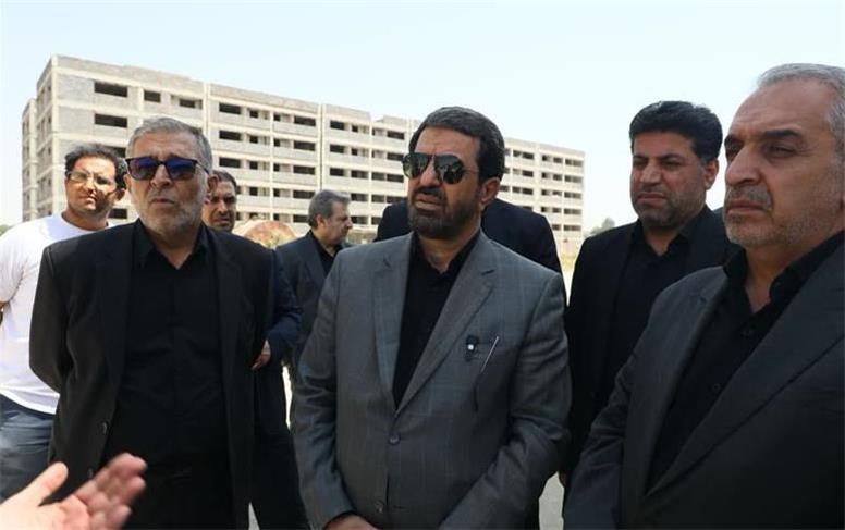 تو فکر یک سقفم!