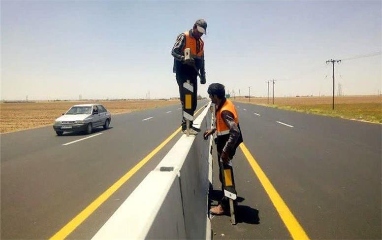 نصب و تعمیر ۱۸ هزار تابلو و ۱۱۲۰ گاردریل در راه‌های همدان
