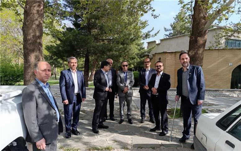 همدان به مسیر توسعه فناوری می‌پیوندد: بازدید معاون وزیر ارتباطات از پروژه بزرگ «مجتمع ارتباطات و فناوری اطلاعات»