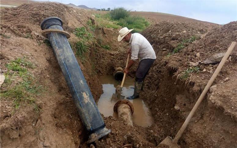 اصلاح فوری شکستگی خط پمپاژ مجتمع اجاق در رزن بدون قطعی آب