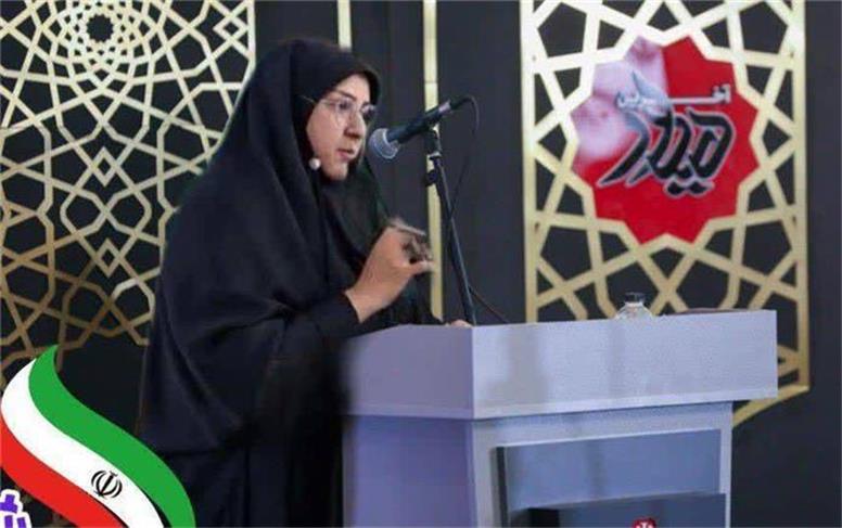 طنینِ شعر همدان در آخرین دیدار با قائد امت/  شاعرِ کتابخانه‌های عمومی همدان  در رویدادی جهانی
