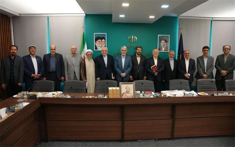 غرب بر شانه‌های «ابن‌سینا» ایستاده است