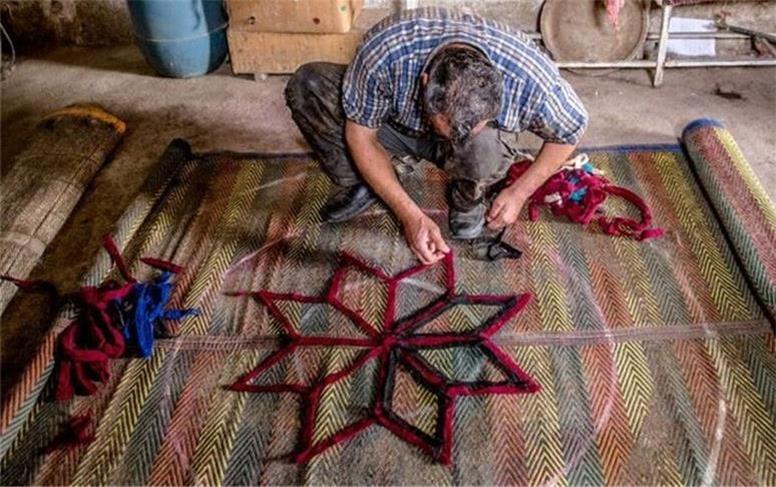 کارگاه آموزشی نمدمالی در همدان برگزار شد