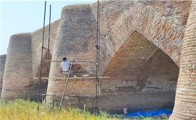 مرمت پل شکسته روستای خسروآباد آغاز شد
