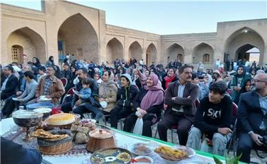 جشنواره خوراک و غذاهای سنتی در کارونسرای فرسفج برگزار شد