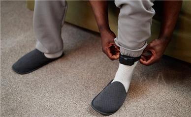 آزادی ۱۰۴۴  زندانی همدانی با ارفاقات قانونی و پابند الکترونیکی