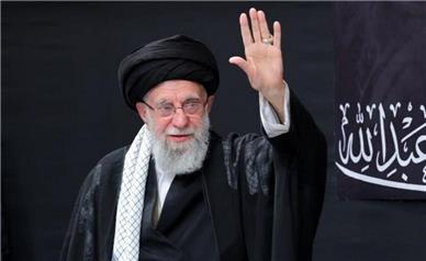 رهبر معظم انقلاب به شهادت رسیدند