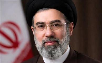 آیت‌الله سید مجتبی خامنه‌ای رهبر جمهوری اسلامی ایران شد