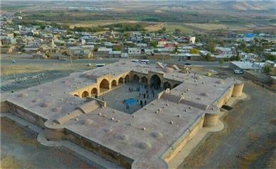 کاروانسرای جهانی فرسفج بوتیک هتل می‌شود