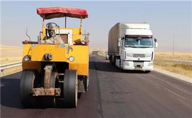 ارتقای ایمنی محور همدان-قزوین با اجرای ۱۲ کیلومتر روکش آسفالت